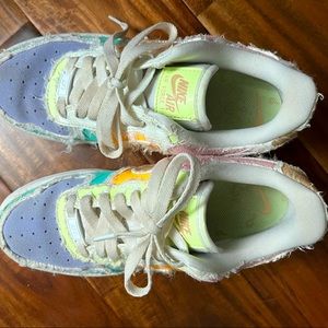 NIKE PASTEL TEARAWAY
US womens size 7